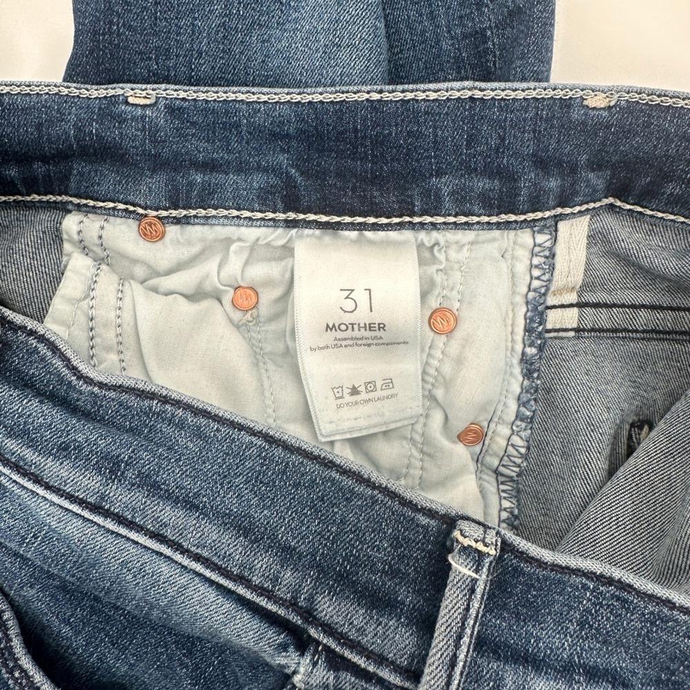 MOTHER The Weekender Fray Jeans Blue Flare Raw Hem Size 31 Going the Extra Mile - Picture 6 of 9